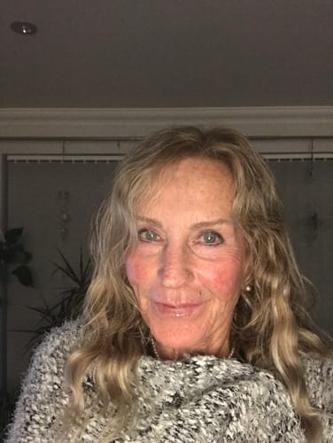 Customer photo review of Beach Wave Remy Human Hair Invisible Wire Extension - Mixed Blonde