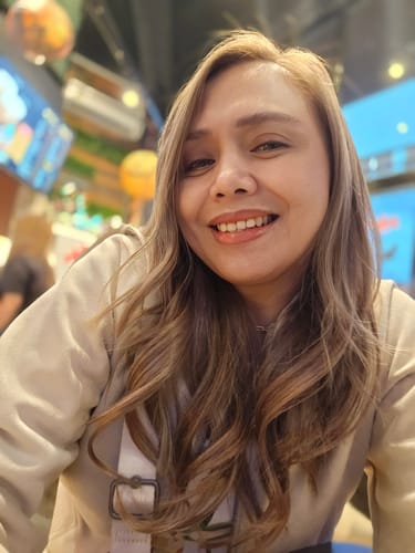 Customer photo review of 16" Hollywood Waves