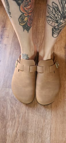 Customer photo review of Taro Footbed Slippers
