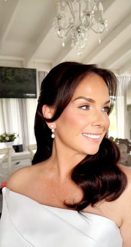 Customer photo review of **Pre-Order 04/11** Huntleigh Pearl Earrings - Gold