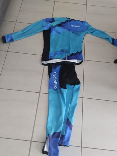 Avis photo d'un client sur TENUE CYCLISTE HIVER HOMME BLEUE - HORIZON+
