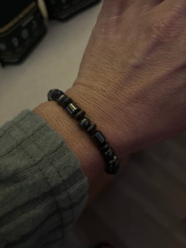 Customer photo review of Weight Loss Black Stone Magnetic Therapy Bracelet