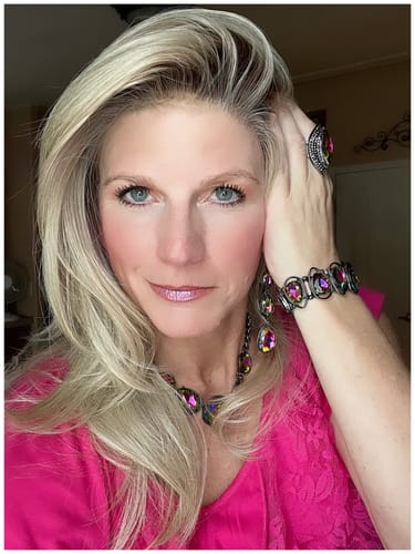 Customer photo review of EVERYDAY ELEGANCE - Buttermilk Blonde *PREORDER 8/24*