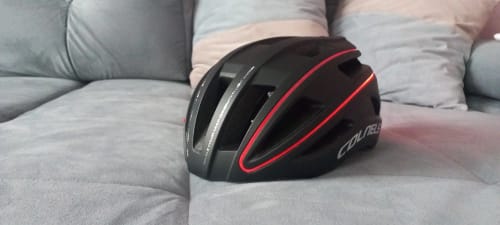 Customer photo review of Casque de Vélo LED avec Visibilité 360° – Recharge USB, Ultraléger et Sécurisé
