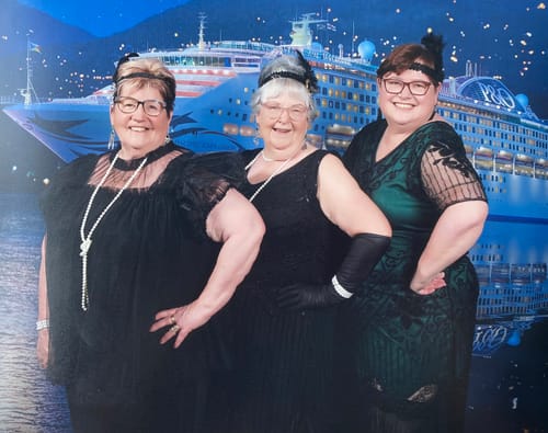 Nikki A. review of Evelyn Plus Size Gatsby Dress - Green image 2 out of 3