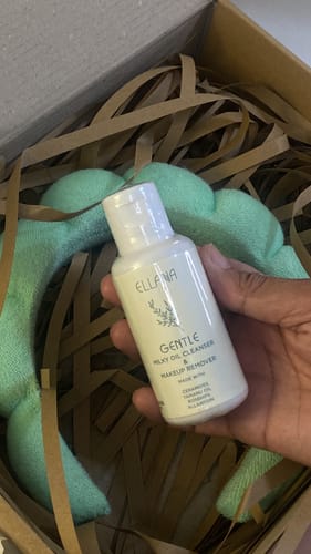 Customer photo review of Gentle Milky Oil Cleanser & Makeup Remover