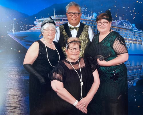 Nikki A. review of Evelyn Plus Size Gatsby Dress - Green image 1 out of 3