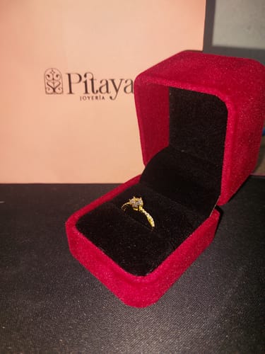 Customer photo review of Anillo Promesa Annie Plata925