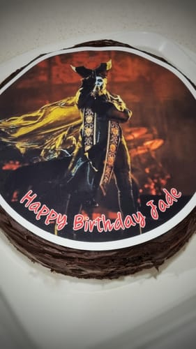 Customer photo review of 20 cm Pre-cut Circle Custom Edible Icing Image