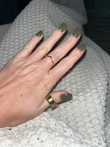 Customer photo review of D850 Leaf Hunter Green Creme Dip Powder