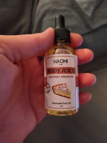 Customer photo review of BOGO Naomi Body Juice Oil