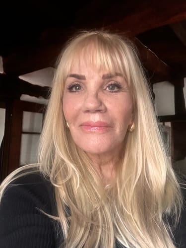 Customer photo review of Remy Human Hair Invisible Wire Extension - Luscious Blonde