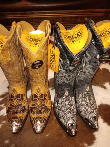 Customer photo review of Men's Exotic Inlay Snip Toe Western Boots