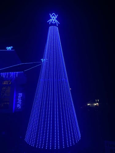 Customer photo review of 🌟 Sasquatch MegaTree™ Base Collection – The Ultimate Support for Your Holiday MegaTree 🎄