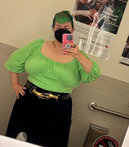 Customer photo review of Vacation Blouse in Slime Green - Vixen by Micheline Pitt