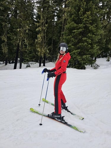 Customer photo review of Fur Collar One-piece Ski Snow Jumpsuit Hooded Ski Outwear