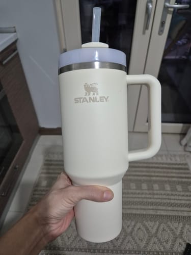 Customer photo review of Stanley Quencher Pipetli Termos Bardak Krem 1.18 L