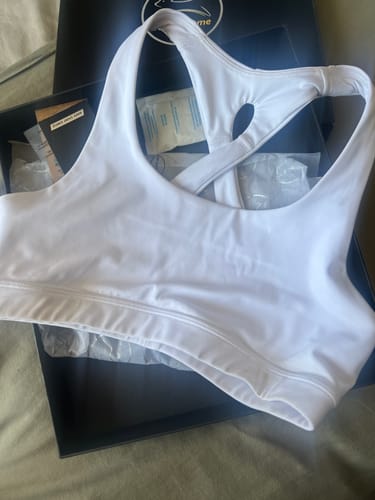 Customer photo review of Brasier Deportivo Basic One - Blanco Pure