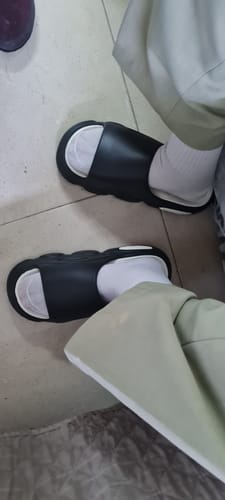 Customer photo review of כפכפי פרימיום אופנתיות אורטופדים להקלת כאבי רגליים