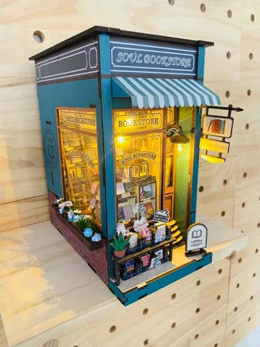 Customer photo review of Soul Bookstore DIY Book Nook Kit