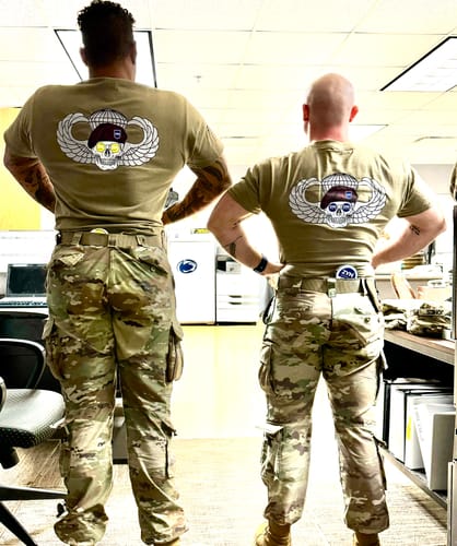 Customer photo review of Zyn Airborne Paratrooper Jump Wings Skull T-Shirt