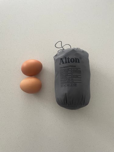 Stefan B. review of Insulated Pillow image 1 out of 4