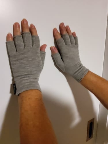 Customer photo review of Premium Onecompress™ Gloves