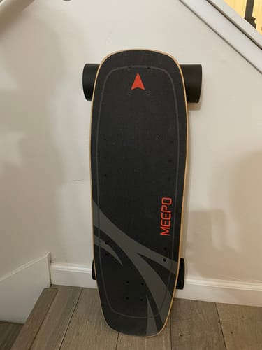 Customer photo review of Refurbished Skateboard (U.S. Only)