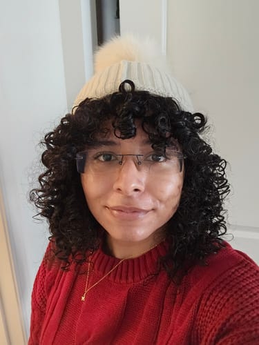 Customer photo review of Pearl Silk Lined Cashmere Beanie