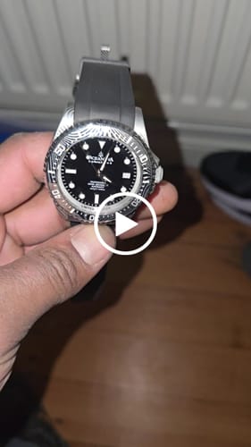 Customer video review of Oceaneva Men's Deep Marine Explorer II 1250m Damascus Steel Watch Rubber Strap