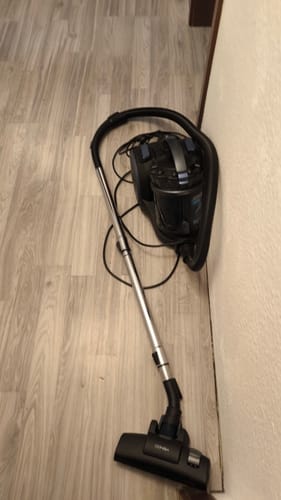 Customer photo review of Beutelloser Staubsauger mit TimeCyclonics Pro-Technologie / 800 W Leistung / Beutellose Reinigung / 4-Liter-Tank