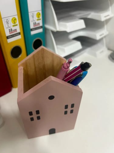 Customer photo review of ELMAS Whimsical Cartoon House Wooden Desk Organizer