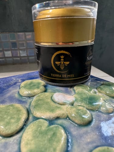 Customer photo review of Crema Nutritiva Antiarrugas Con Colágeno