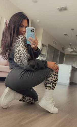 Customer photo review of L’animal sweatpants