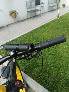Customer photo review of Bezior Bicycle Throttle Accellorating Handlebar