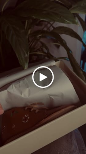 Customer video review of Christmas Scallop Boot - Cognac