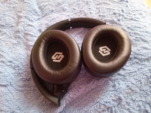 Reseña con foto de un cliente sobre Pulse ANC 2Gen