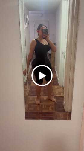Customer video review of Faja Krisaliz 7007 Post Operatoria 2da Etapa con brasier y zipper parte intima
