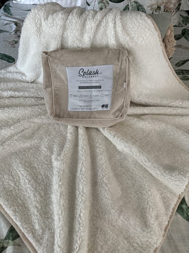 Customer photo review of Waterproof Splash Blanket™ - Champagne The OG