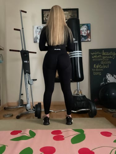 Customer photo review of Contour Seamless Set