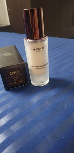 Customer photo review of CMC MATTE FOUNDATION