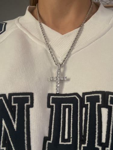 Customer photo review of CROSS PIECE PENDANT. - WHITE GOLD
