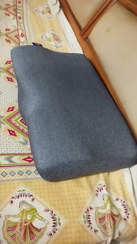 Customer photo review of Frido Ultimate Neck Contour Cervical Pillow