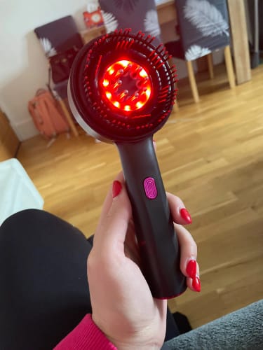 Customer photo review of V.E. Scalp Massaging Brush