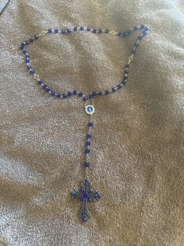 Customer photo review of FREE Today: Christian Art Miraculous Medal & Cross of 8 mm Polyhedron Blue Crystal Alloy Chain Rosary