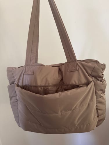 Customer photo review of Bagsmart 20L Puffy Tote Bag with 15.6" Laptop Compartment