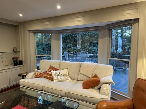 Customer photo review of SmartWings Motorized Roller Shades 100% Blackout Vigor