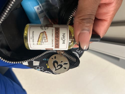 Customer photo review of Naomi Body Juice Oil