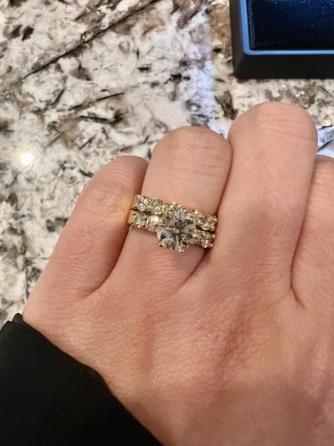Customer photo review of 1.75-2.90 CT Round Cut Natural Diamonds - Bridal Set