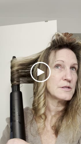 Customer video review of Model 2 | World's Longest Coanda Air Styler (1.25 Inch Long Barrel)
